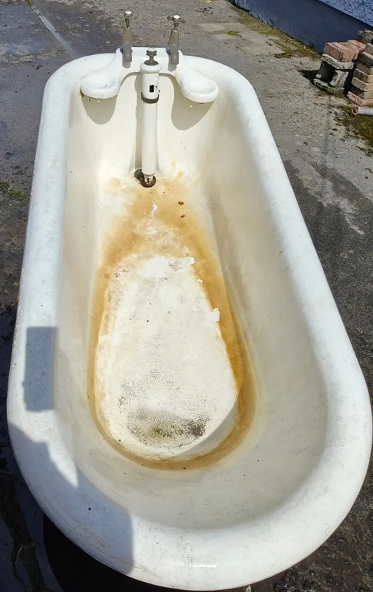 Victorian Bath With Claw Feet And Brass Taps - Image 2