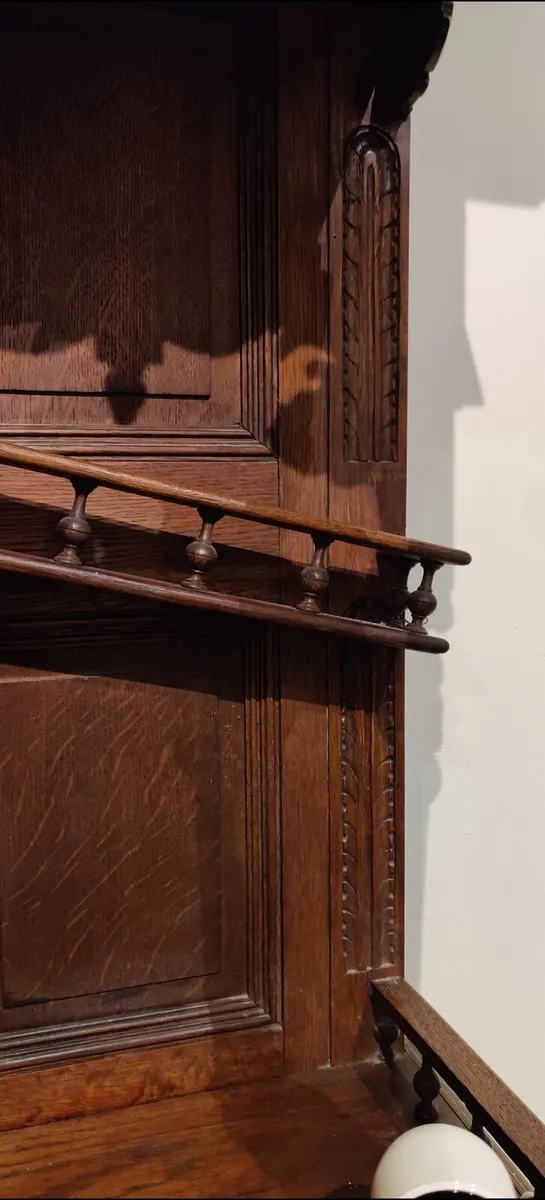 Nouveau Dresser - Image 4