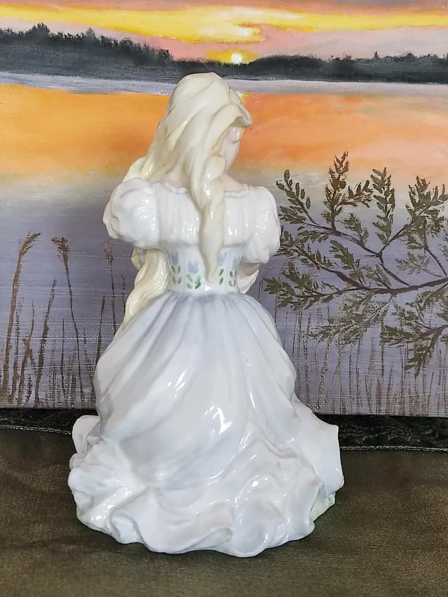 Limited edition Coalport figure ''Goose Girl" - Image 4