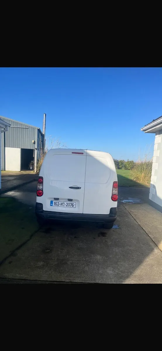 Automatic Peugeot Partner 2016 - Image 1