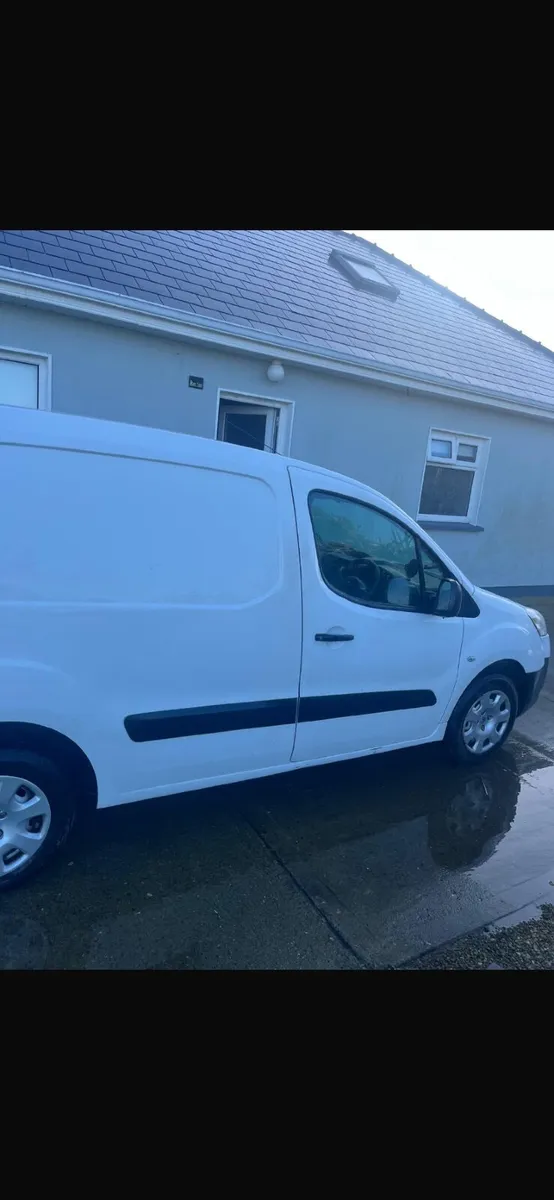 Automatic Peugeot Partner 2016 - Image 2
