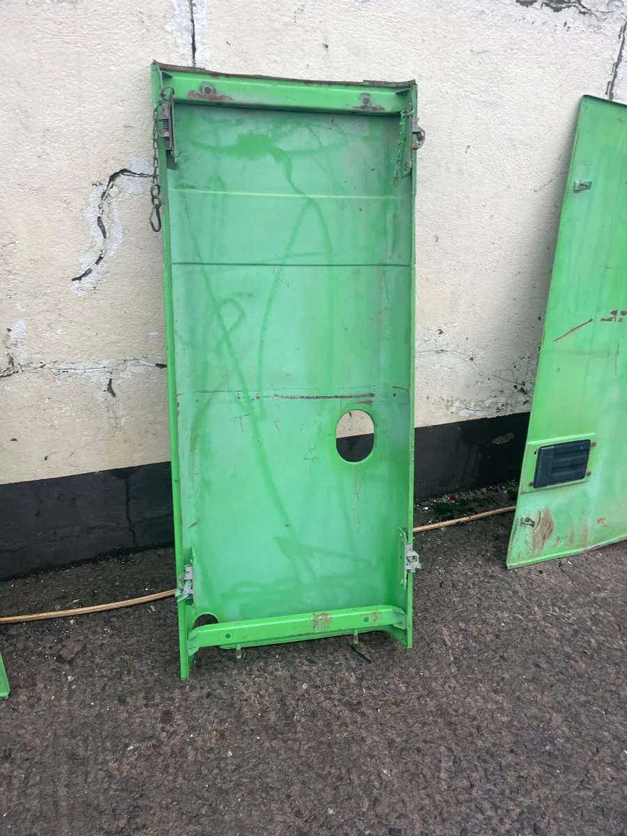 European Deutz 4.50 Body Kit - Image 4