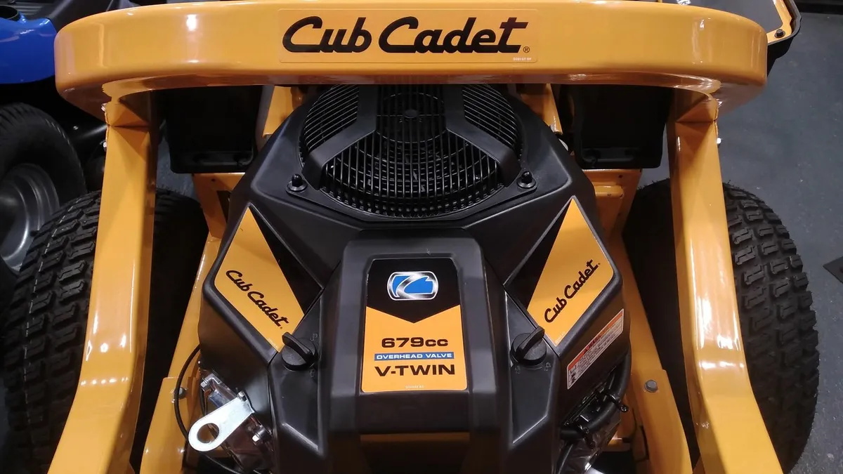 Cub Cadet XZ6 - Image 4