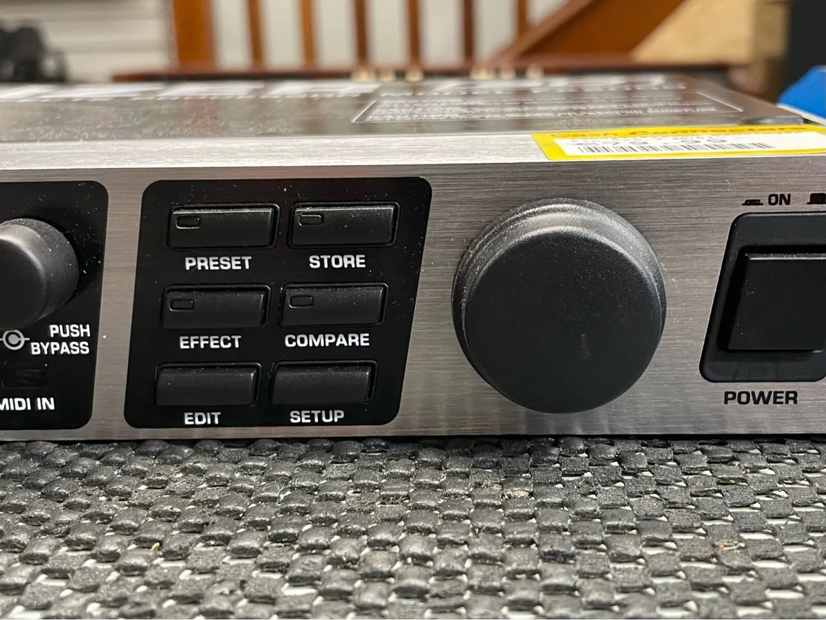 Behringer Virtualizer Effects Processor - Image 4