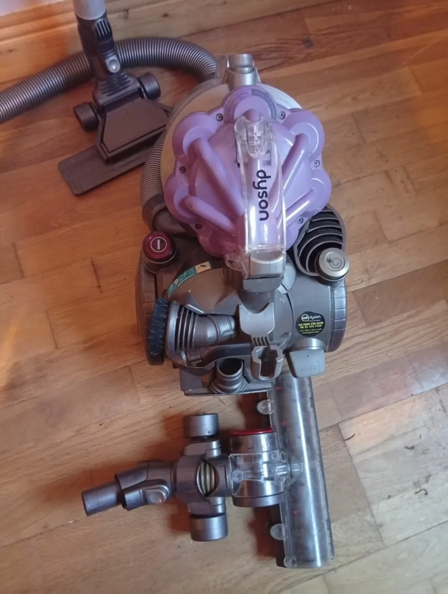 Quality Bagless Animal Vacuum cleaner - Image 2