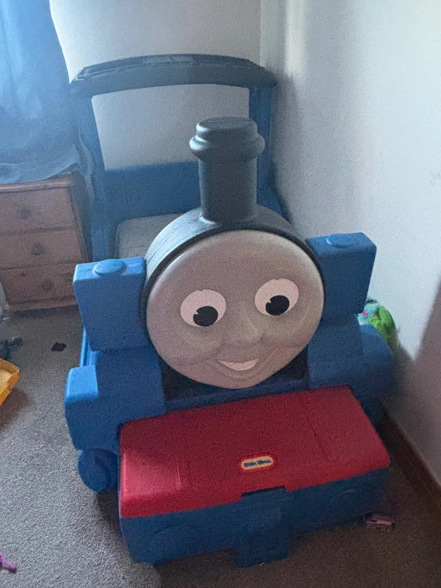 Thomas the tank engine toddler bed - Image 4