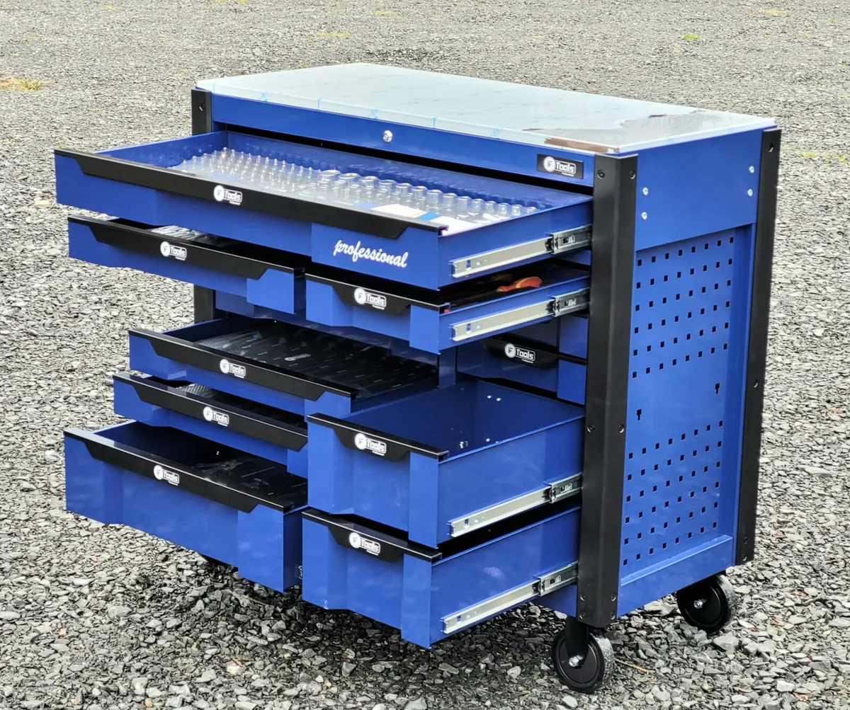 12 Drawer Toolchest With Tools - Image 3