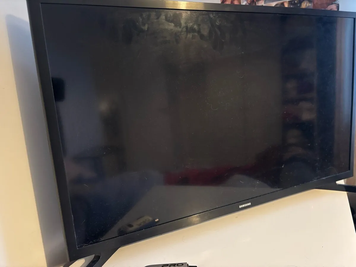 Samsung 32 Inch TV - Image 1