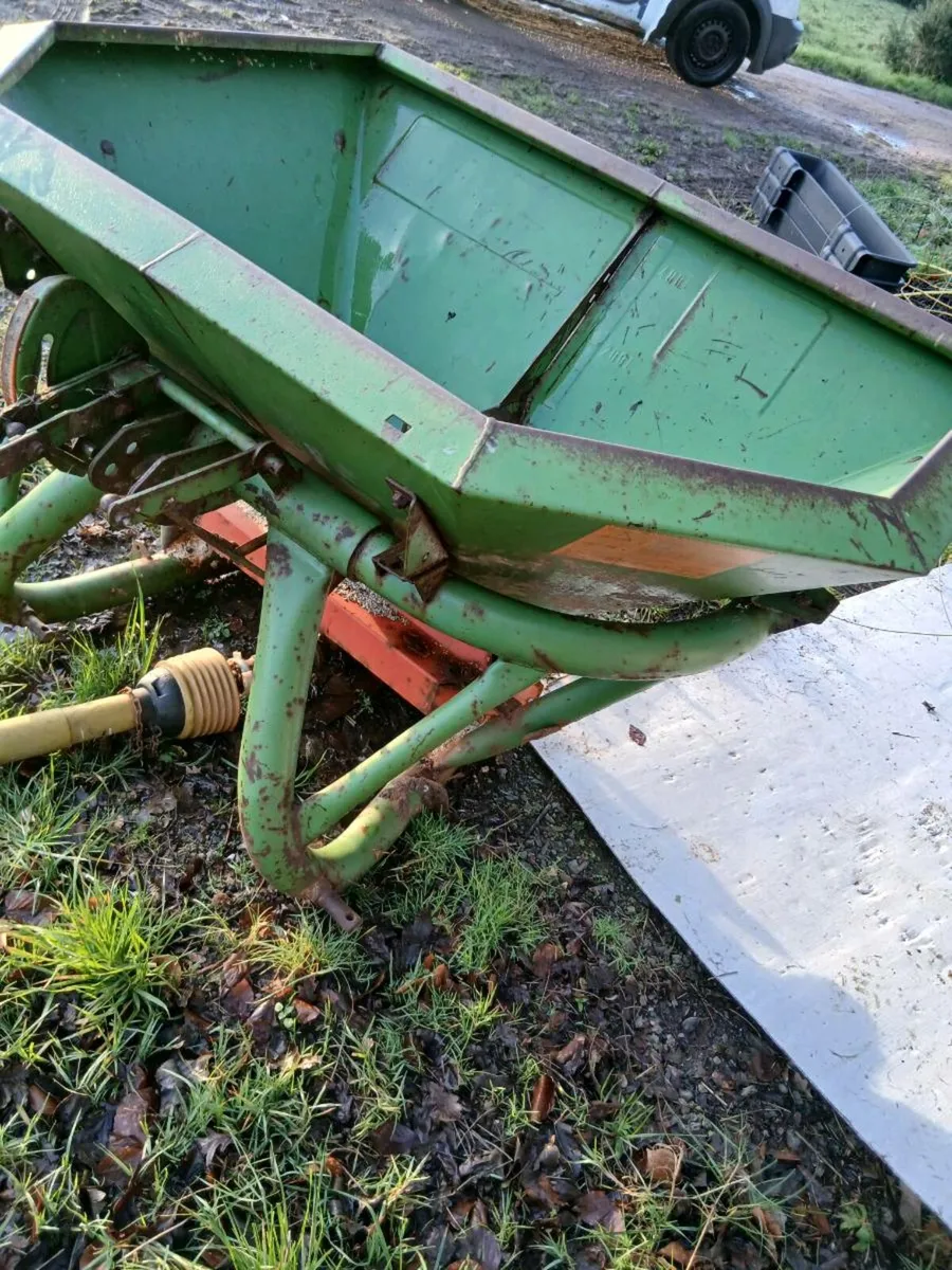 Farm machinery - Image 1