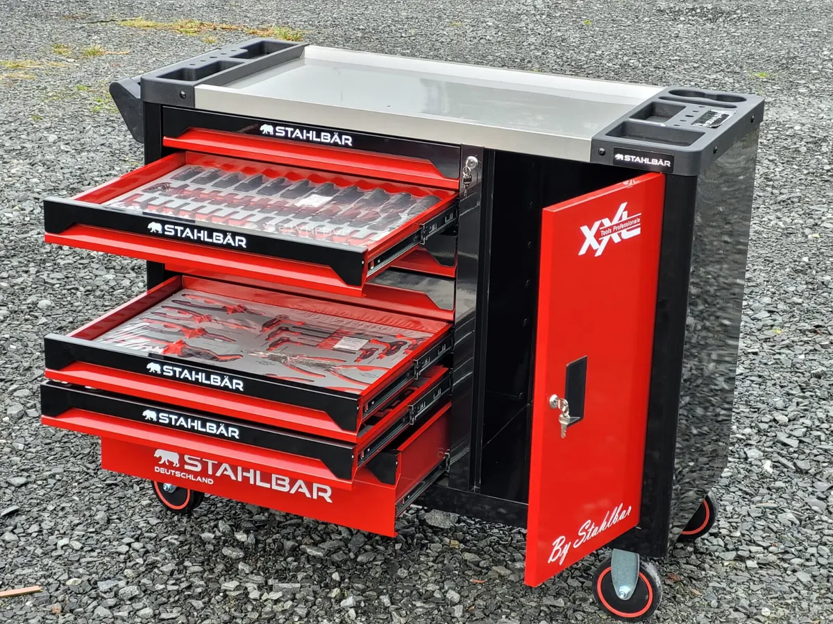 8 Drawer Toolchest With Tools | Free Mini Fridge - Image 4