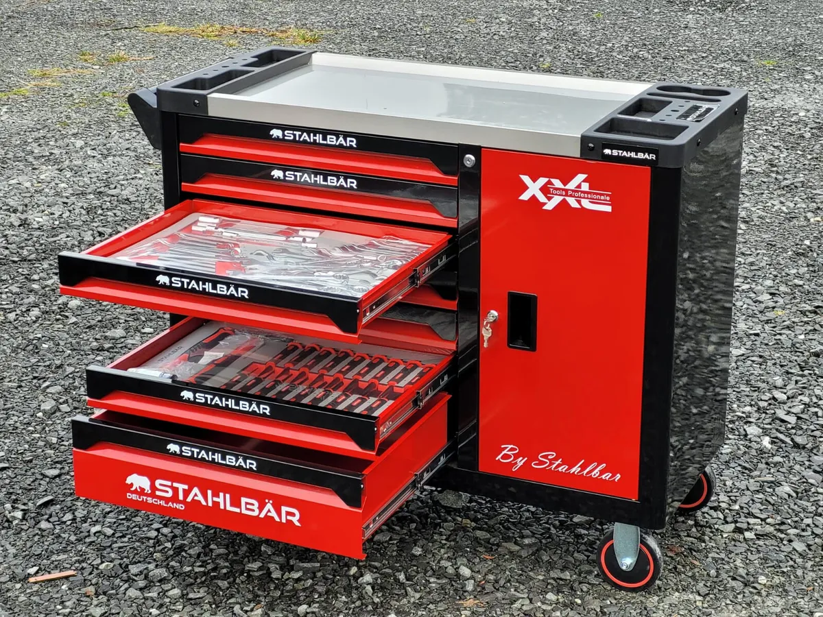 8 Drawer Toolchest With Tools | Free Mini Fridge - Image 1