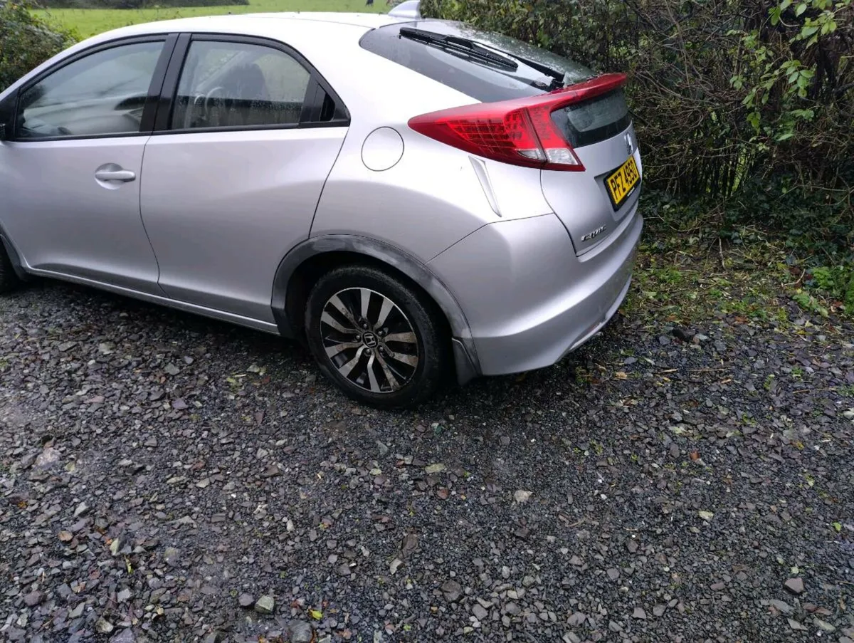 Breaking Honda civic 1.6 diesel 2013 - Image 2