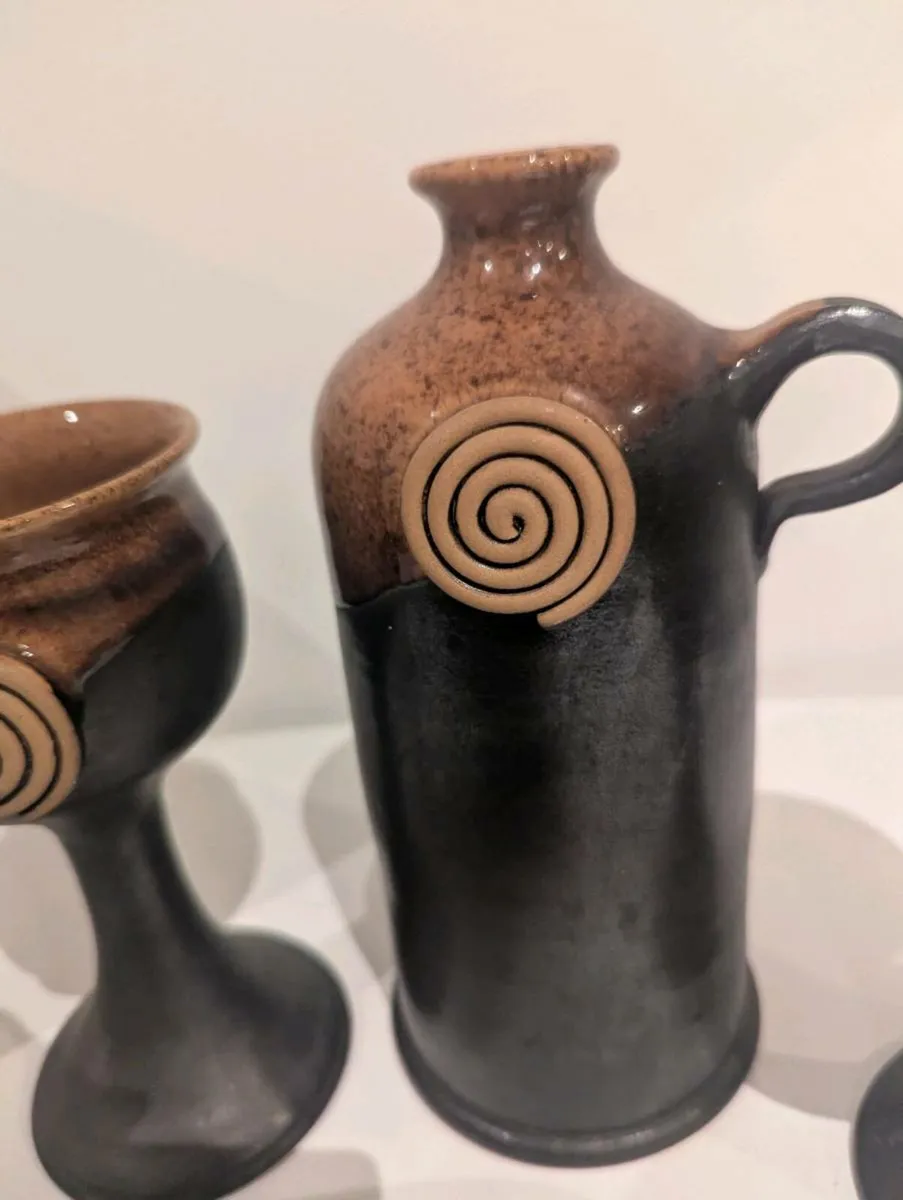 Jack O Patsy stoneware goblets and decanter - Image 3