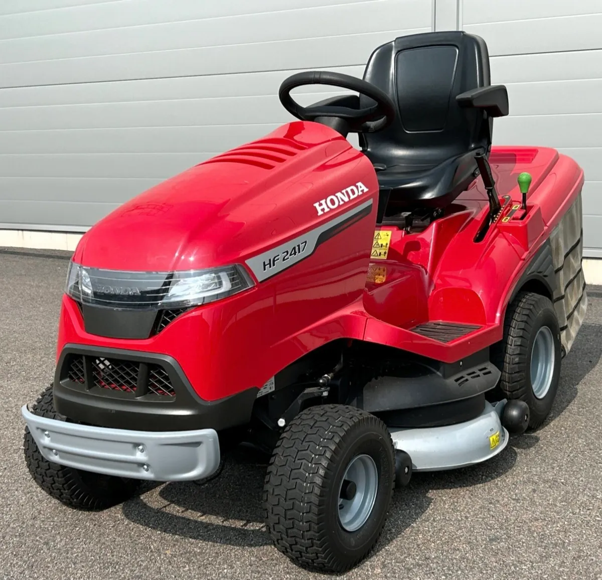 Honda HF 2417 Rideon mower - Image 1