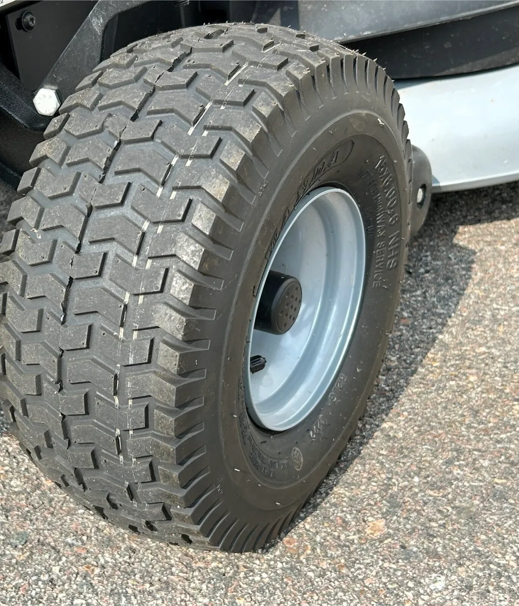 Honda HF 2417 Rideon mower - Image 3