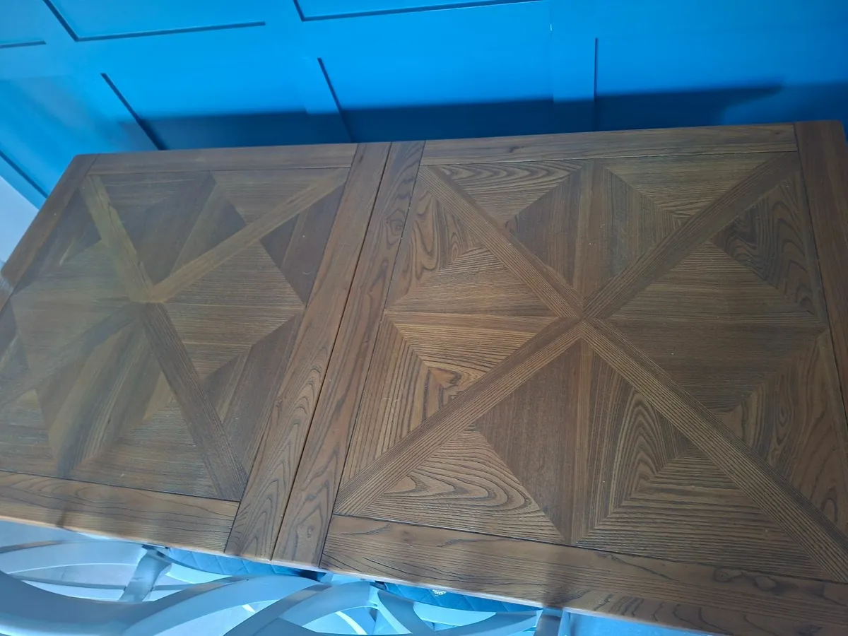 Kitchen table and chairs - Image 3