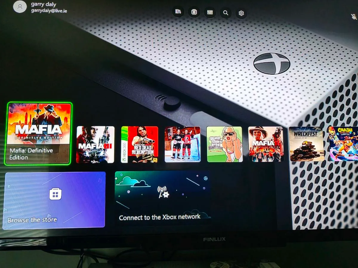 Xbox with controller and games and 1tb harddrive - Image 3