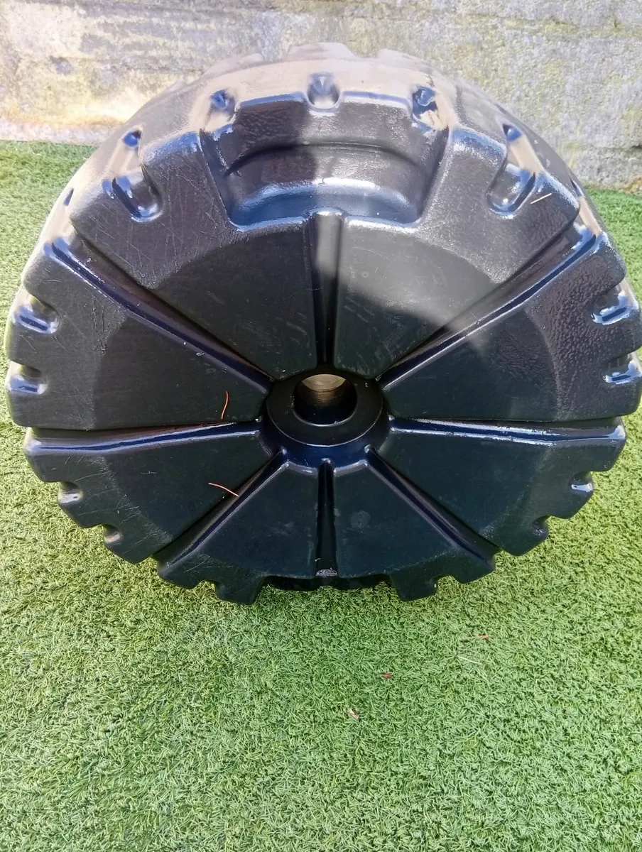 Universal Fill Base Parasol/Flag/Banner base - Image 1