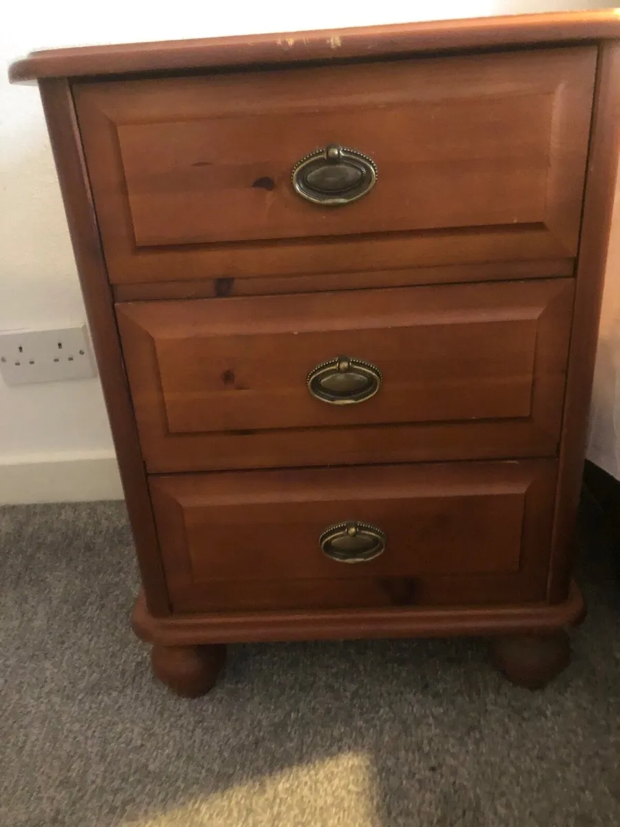 Bedside Lockers (4) - Image 1