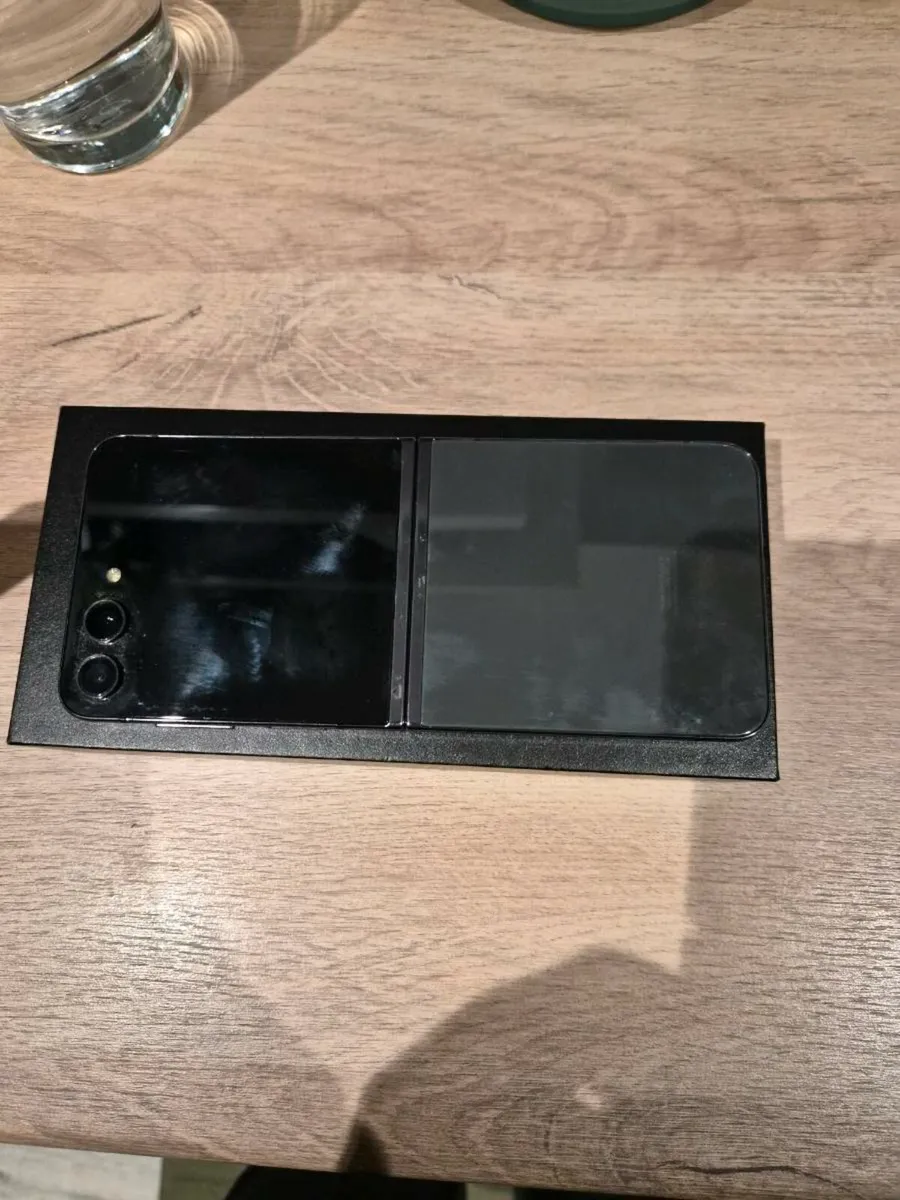 Mobile phone - Image 1