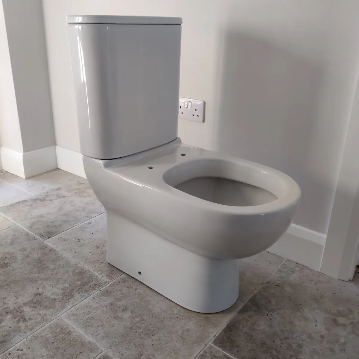 Sonas Toilet - Image 1