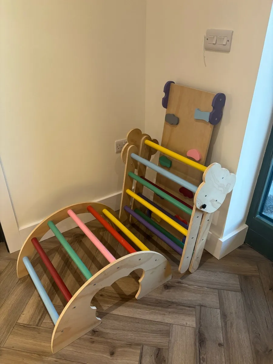 Climbing Frame - Image 1