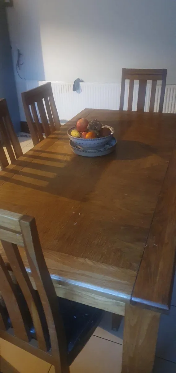 Kitchen table and chairs - Image 2