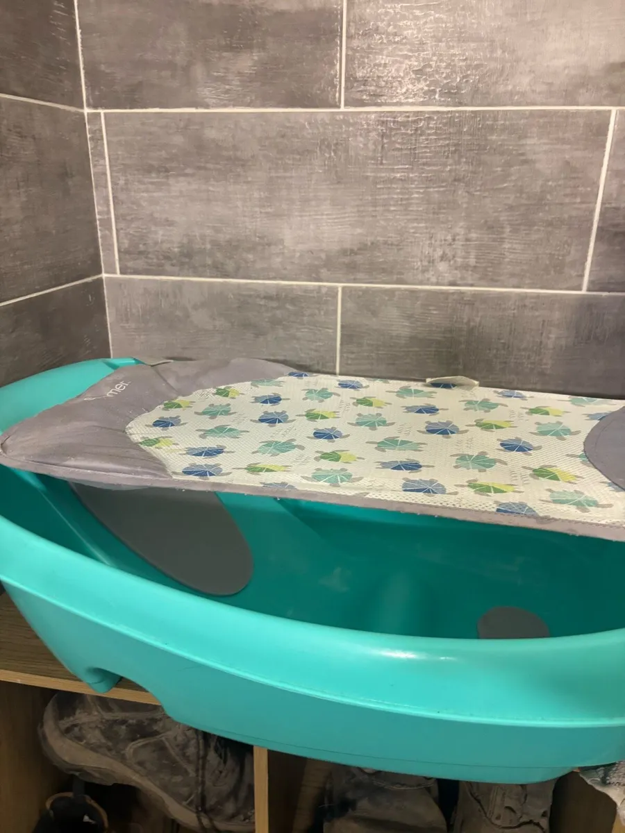 Baby bath and angel care seat - Image 4