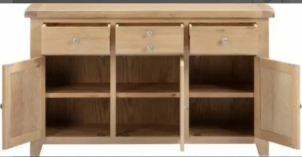 Windsor 3 Door 3 Drawer Sideboard Natural Oak - Image 2