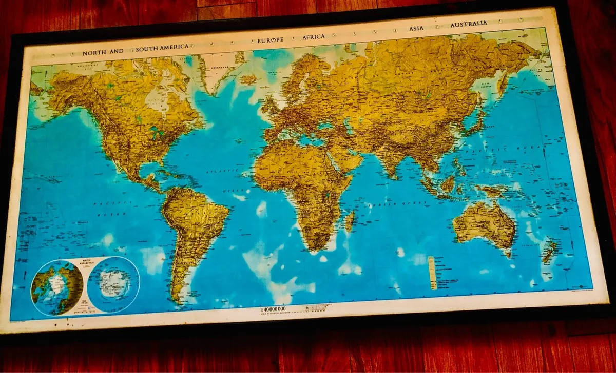 Beautiful Map of the world - Image 1