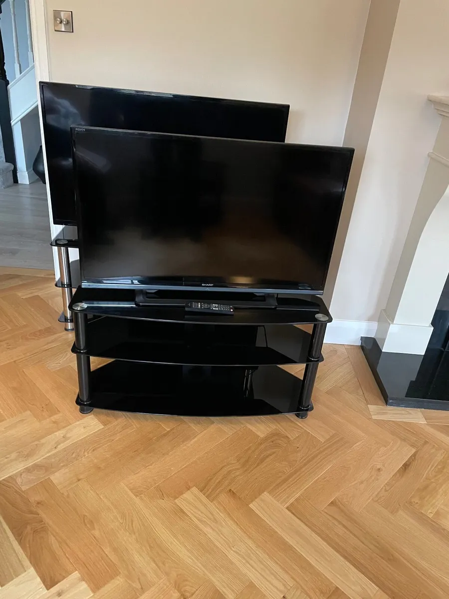 2 Televisions & 2 Stands - Image 4