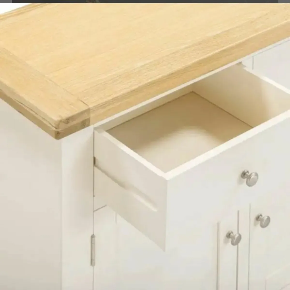 Windsor 2 Door 2 Drawer Sideboard Ivory/Oak - Image 4