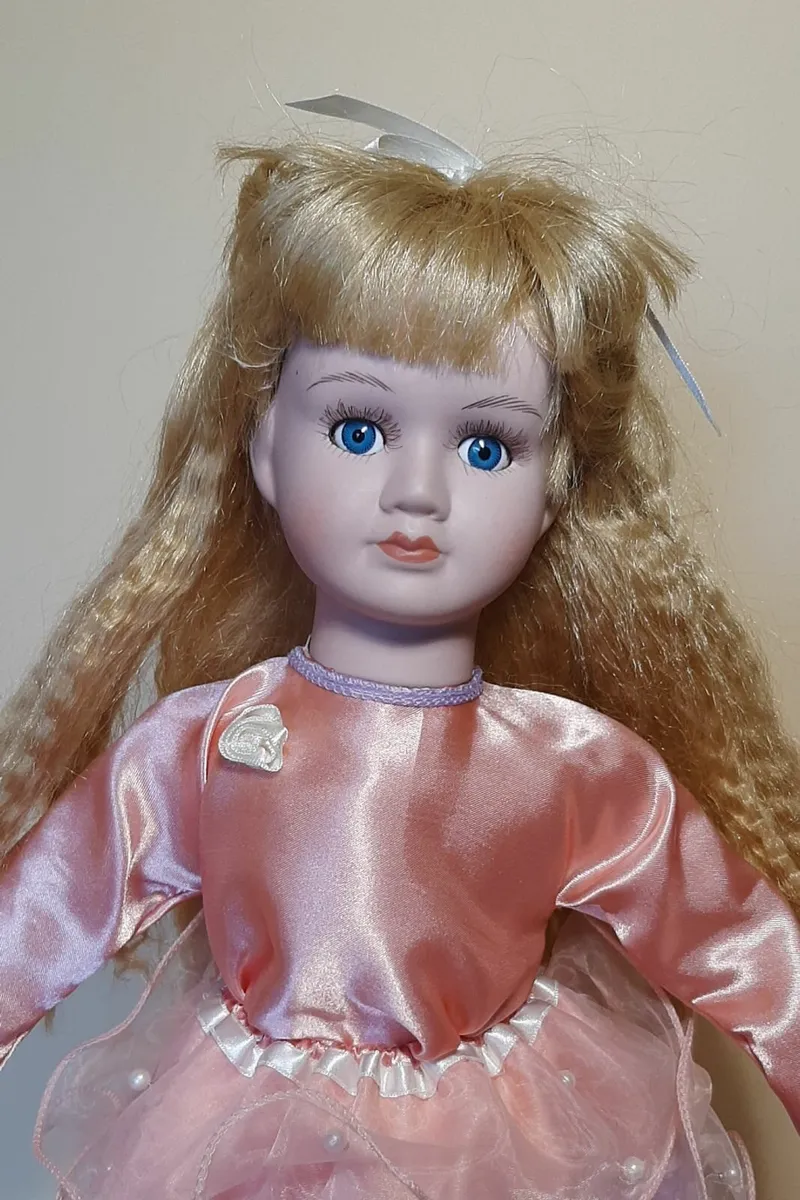 Porcelain dolls - Image 1