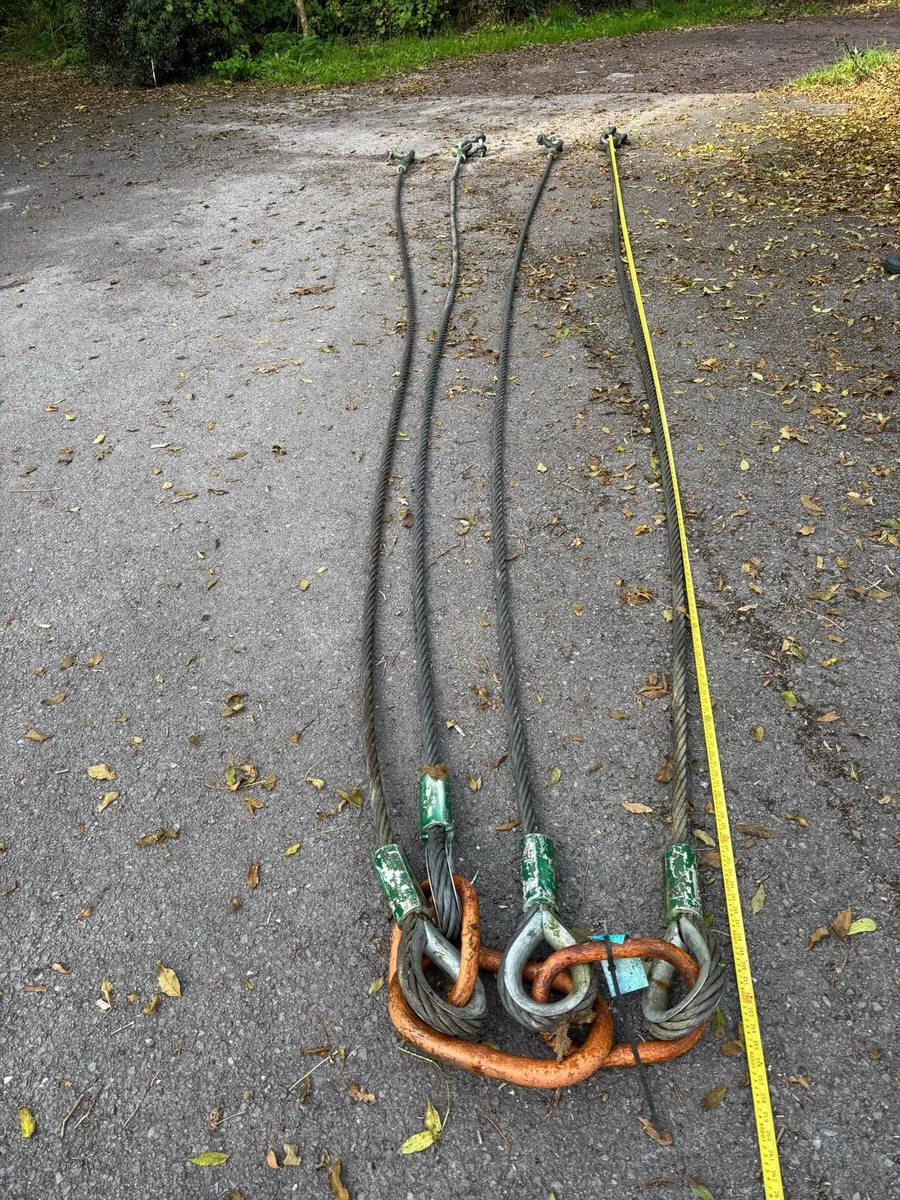 Loading strap & tow chains, compressor - Image 1