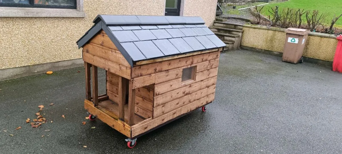 Dog kennel - Image 1