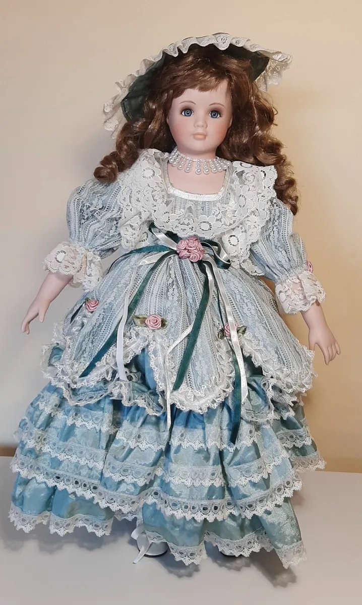 Porcelain doll - Image 2