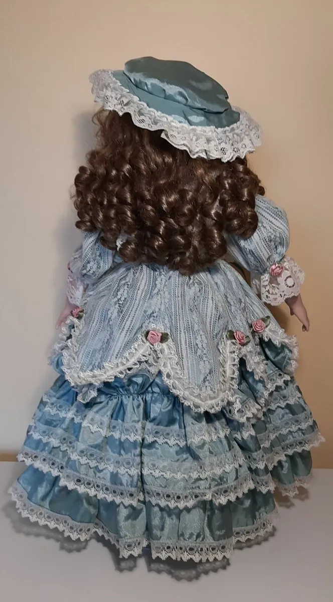 Porcelain doll - Image 3