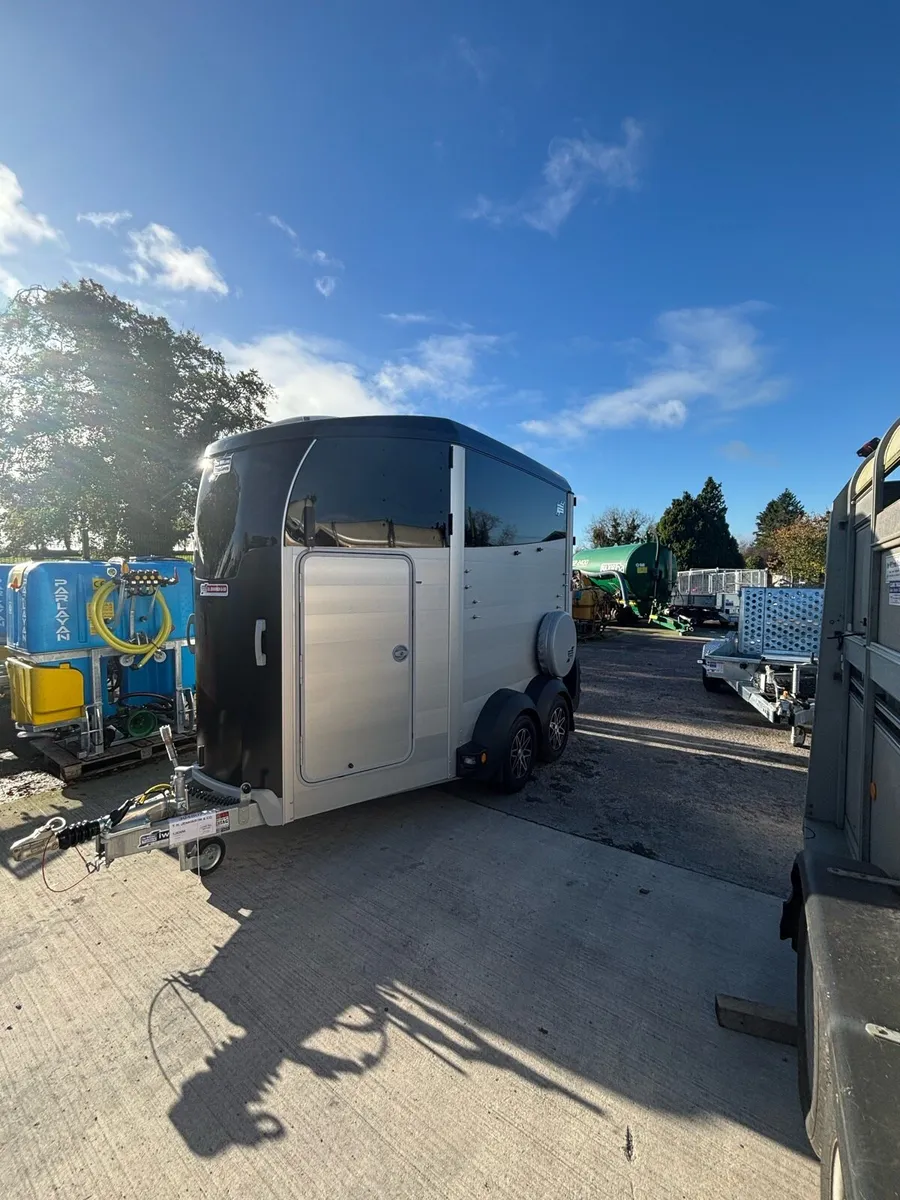 Horsebox HBX511 & HBX 506 - Image 1