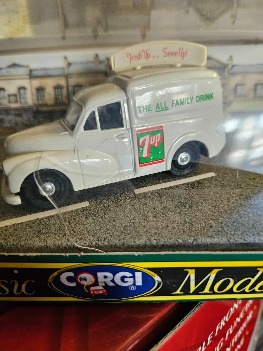 Corgi Morris Minor 7up Van - Image 1