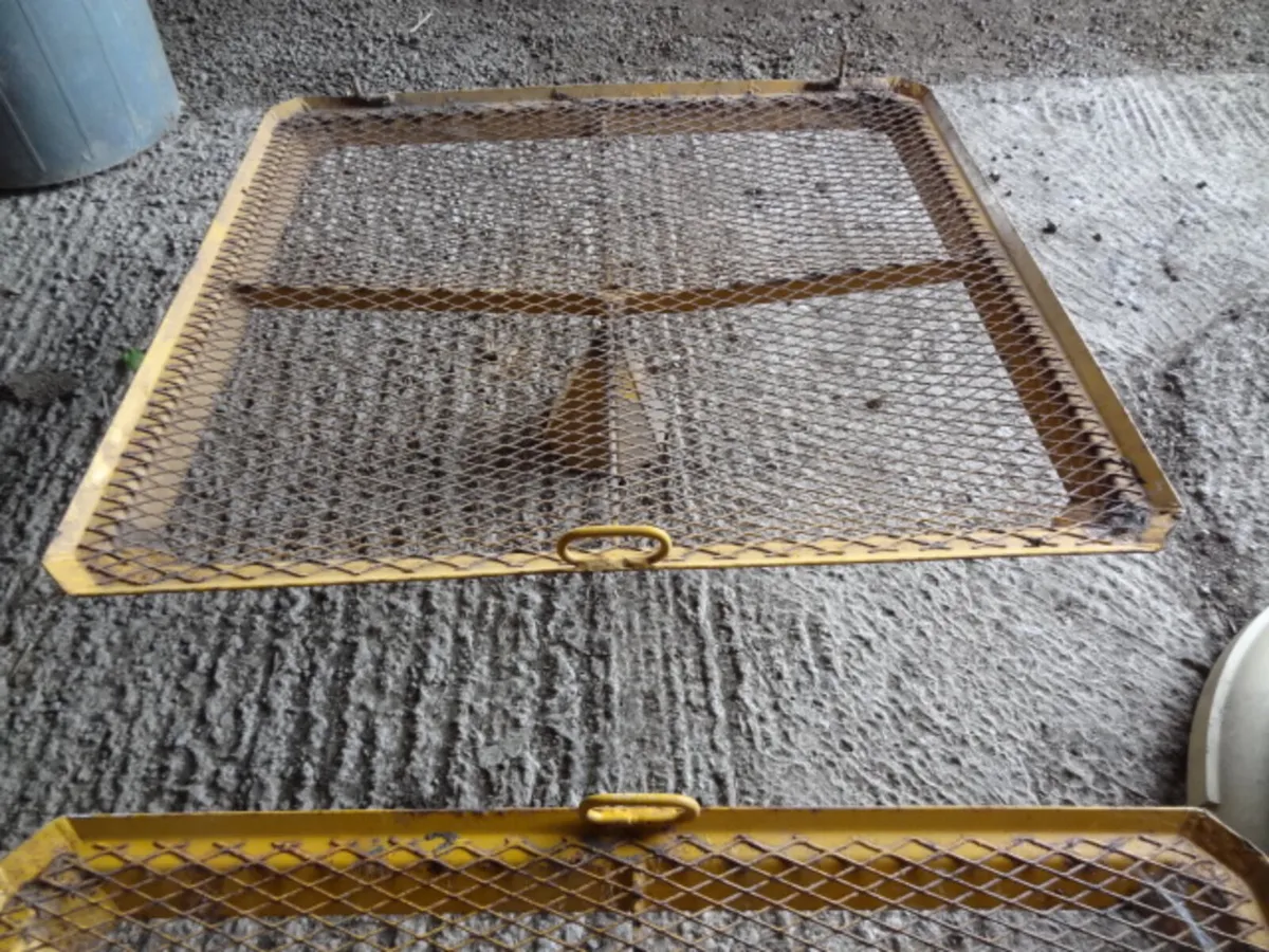 Pairs of Fertiliser Spreader Grids - Image 4