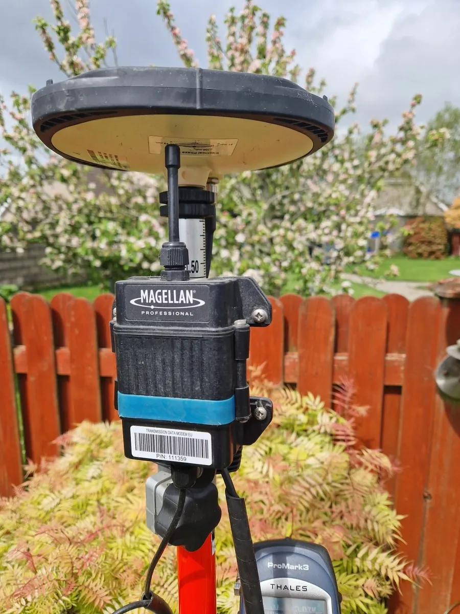 Survey Equipment - Image 1