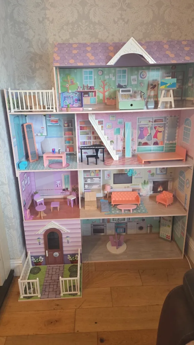 Doll house - Image 2