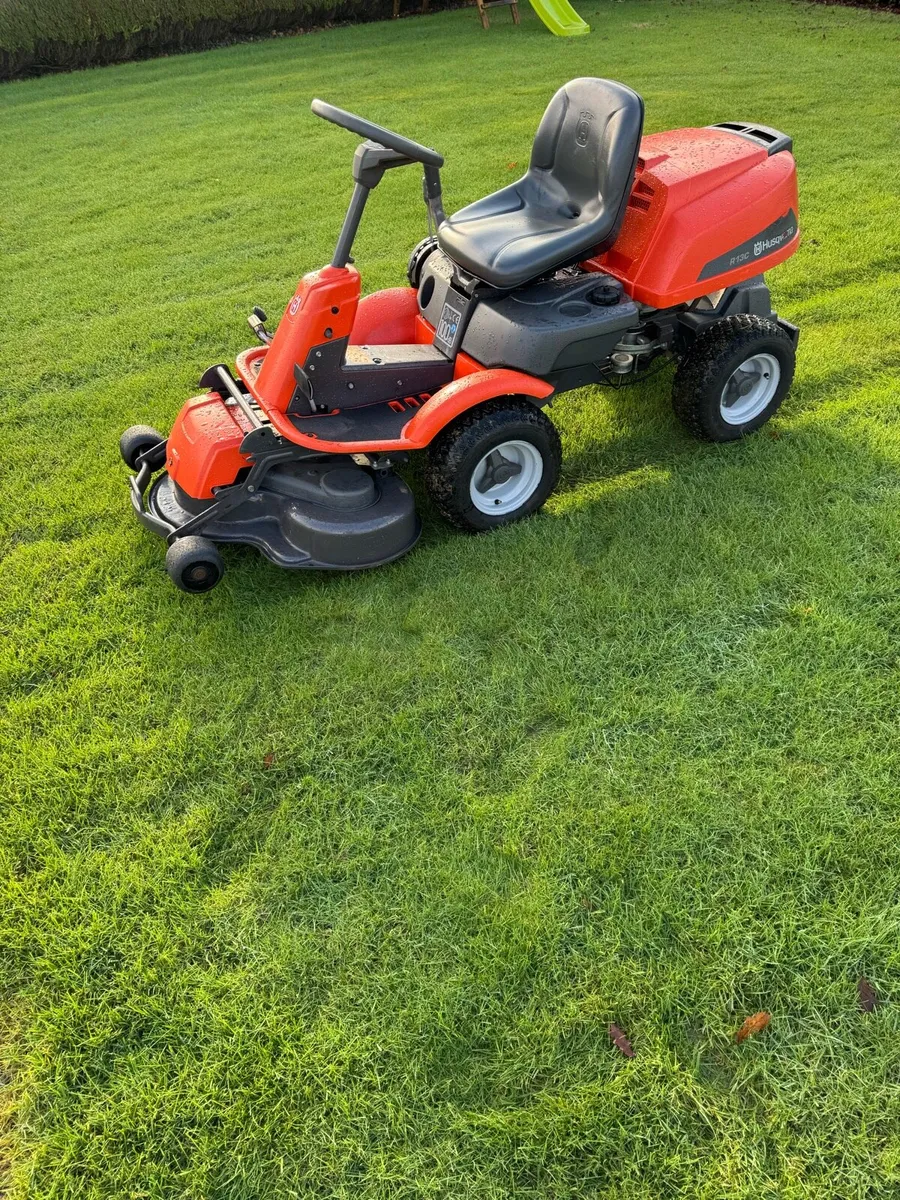 Ride on mower - Image 1