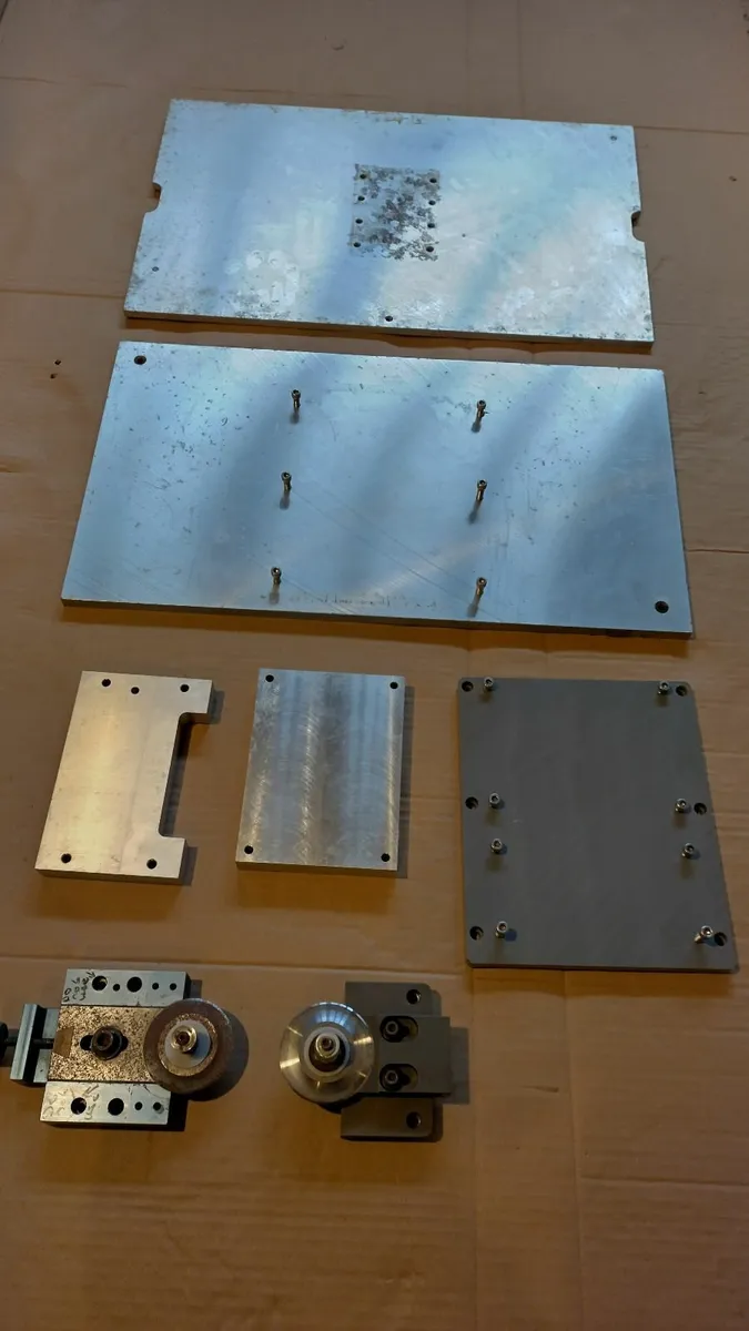 Aluminium plates and slides - Image 1