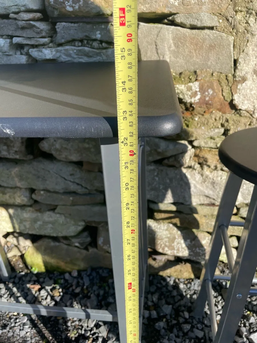 Breakfast table with 2 stools - Image 4
