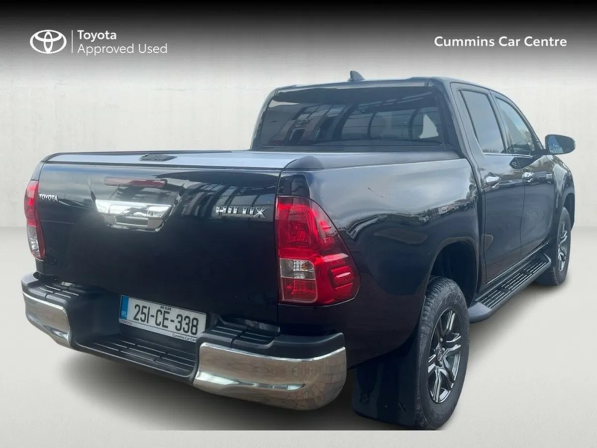 Toyota Hilux 2.4 SR5 D/CAB AUTO - Image 2