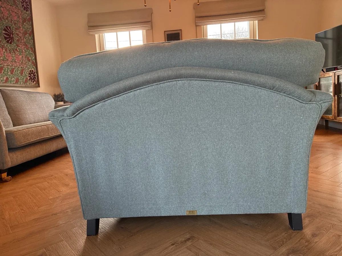 Finline Elisha Love Seat - Image 2