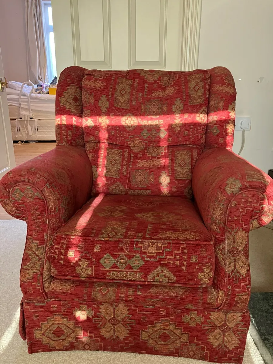 Free sofa and chairs - Image 2