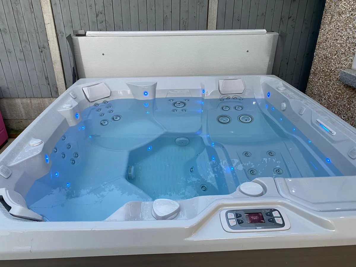 Hotsprings Spa / Hot tub - Image 4