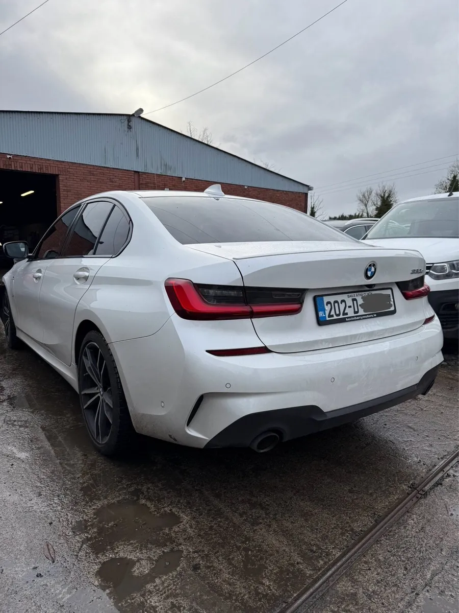 2020 BMW 330e M-Sport - Image 3